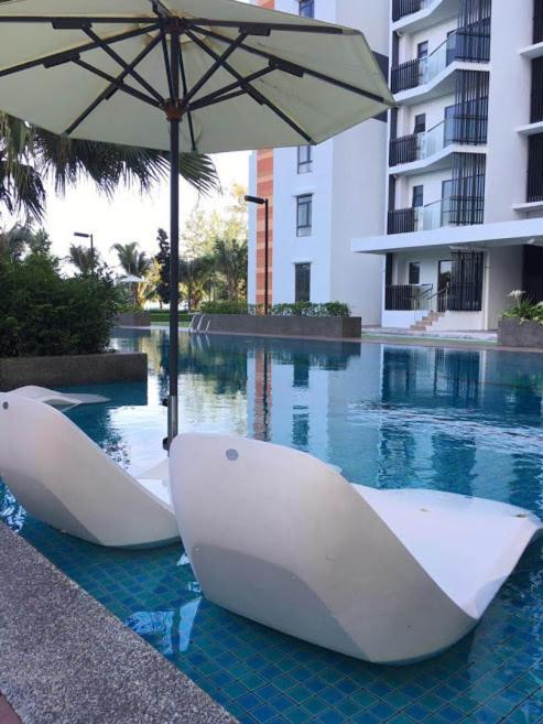 Timurbay By Dfamilia, Ground Floor Suite With Easy Access To The Pool And Beach Kuantan Exteriér fotografie